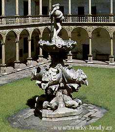 Fontána na nádvoří (1635)